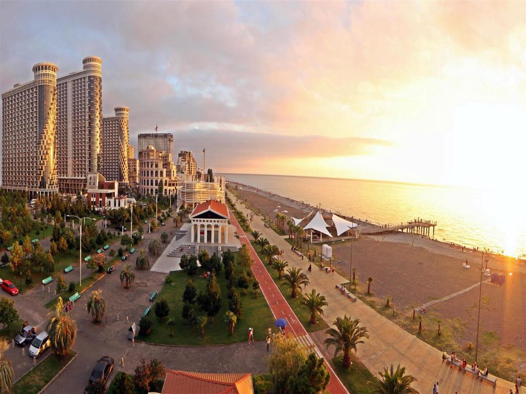 Mar Nero Ostello Batumi Esterno foto