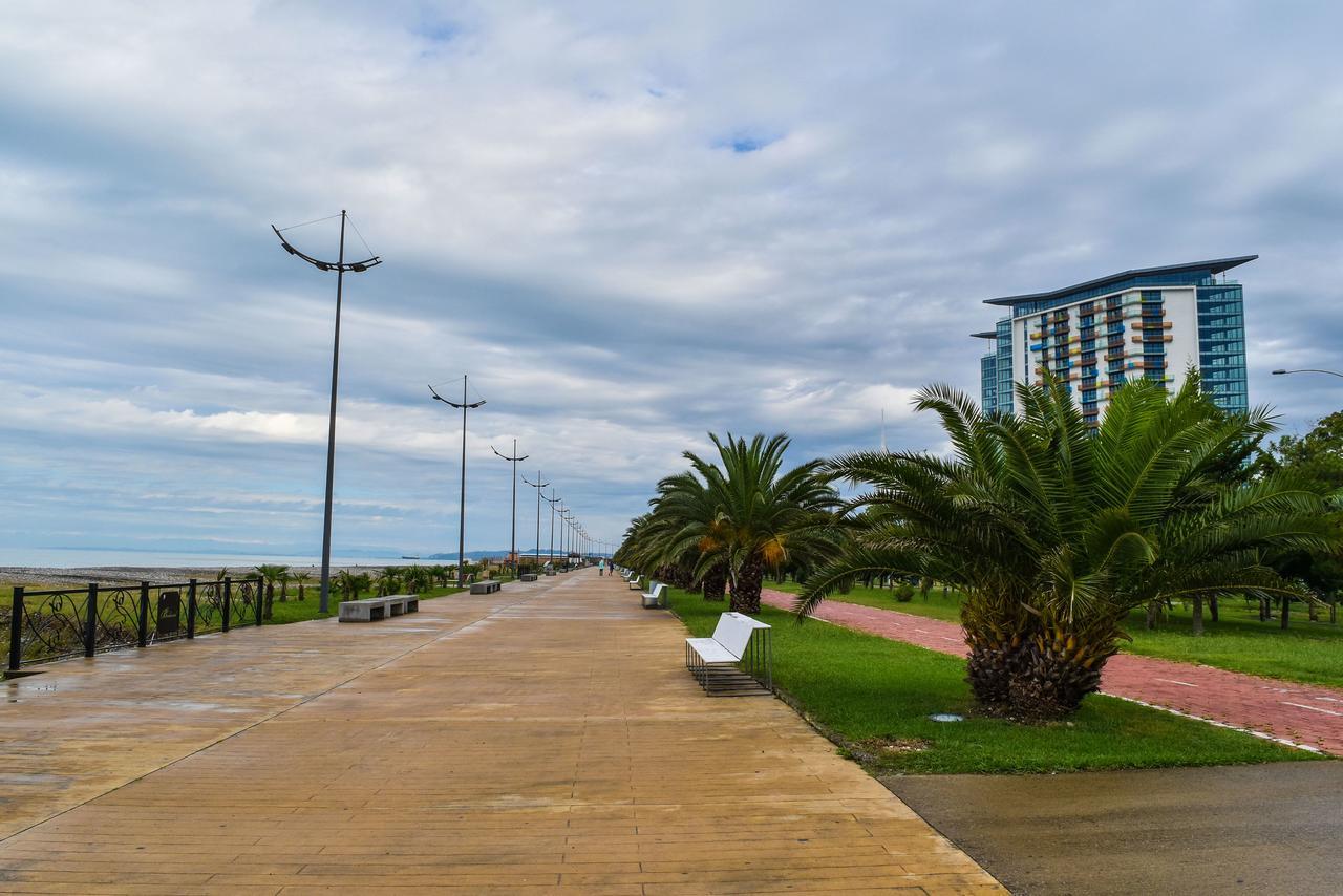 Mar Nero Ostello Batumi Esterno foto
