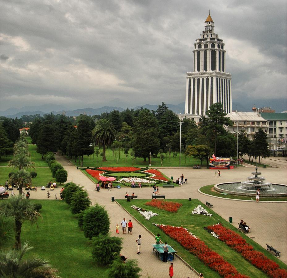 Mar Nero Ostello Batumi Esterno foto