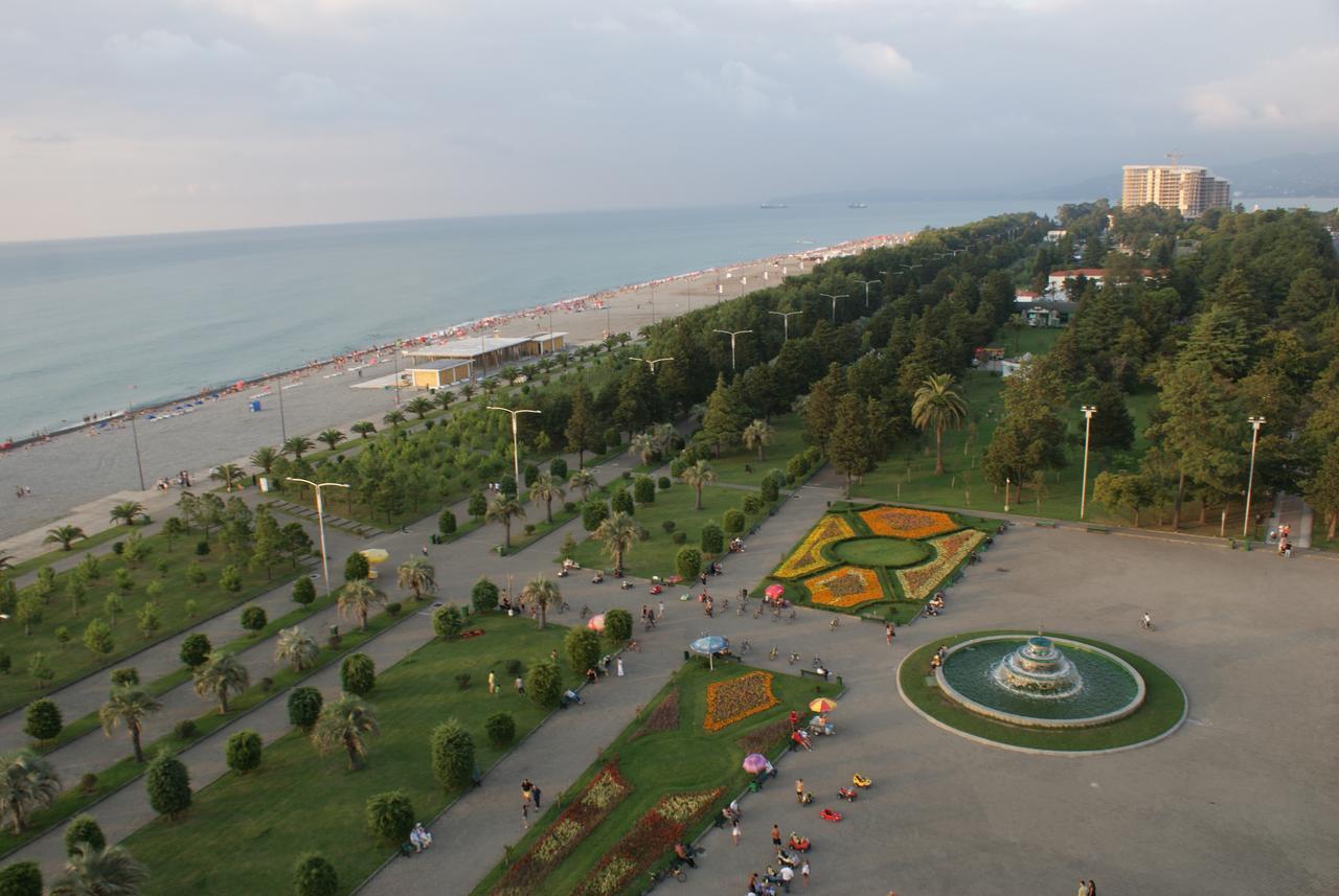 Mar Nero Ostello Batumi Esterno foto