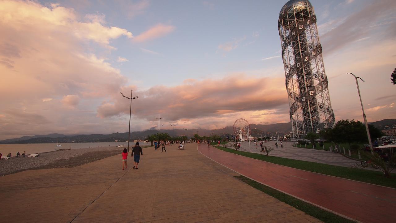 Mar Nero Ostello Batumi Esterno foto