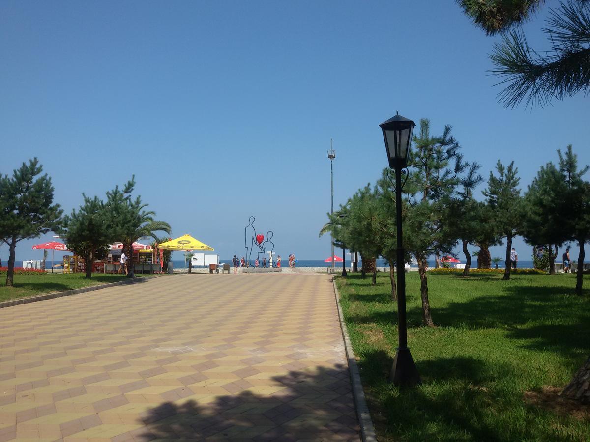 Mar Nero Ostello Batumi Esterno foto